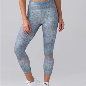 Lululemon Final Lap Crop 23”